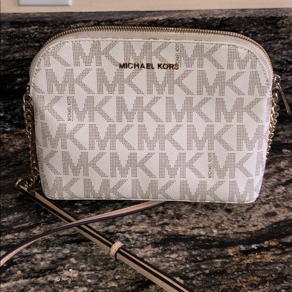 Michael Kors cross body purse